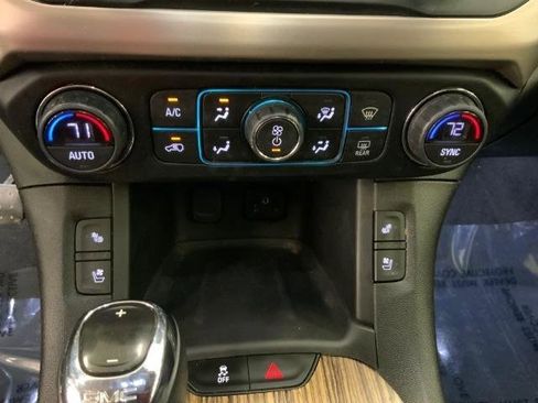 Used 2019 GMC Acadia Denali w/ Technology Package AWD/4WD image 21