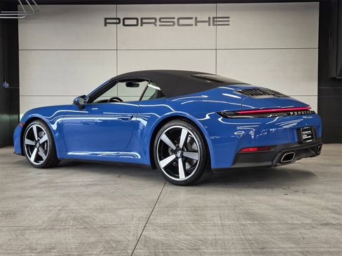 Certified 2025 Porsche 911 Carrera image 3