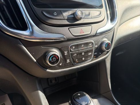 Used 2018 Chevrolet Equinox LT w/ Sun & Infotainment Package image 34