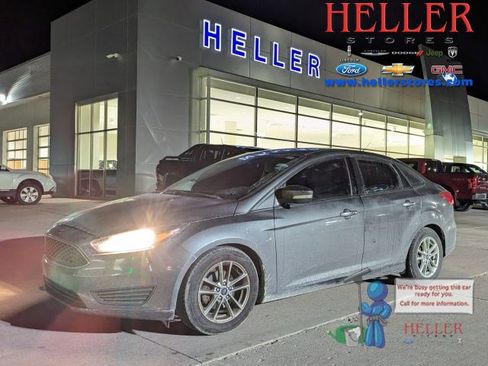Used 2016 Ford Focus SE image 1