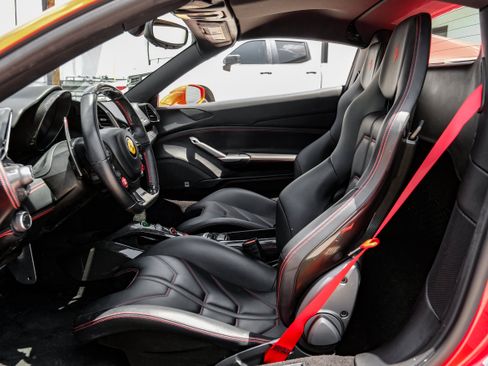 Used 2017 Ferrari 488 Spider RWD image 3