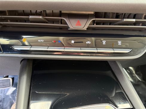 Used 2024 Buick Envision Sport Touring image 29