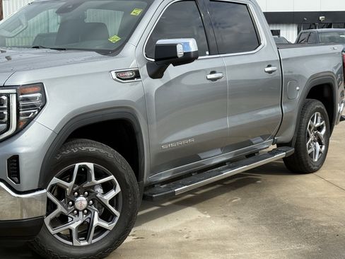 Used 2023 GMC Sierra 1500 SLT w/ SLT Premium Package image 11