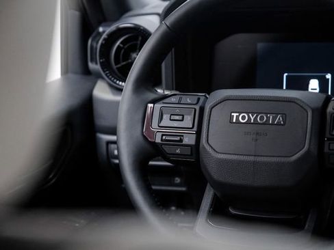 Used 2025 Toyota Land Cruiser image 27