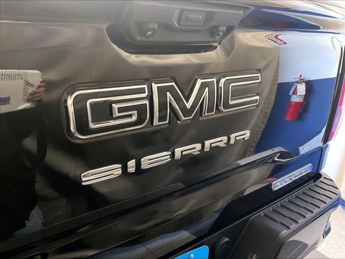 Used 2022 GMC Sierra 1500 Elevation w/ X31 Off-Road Package image 28