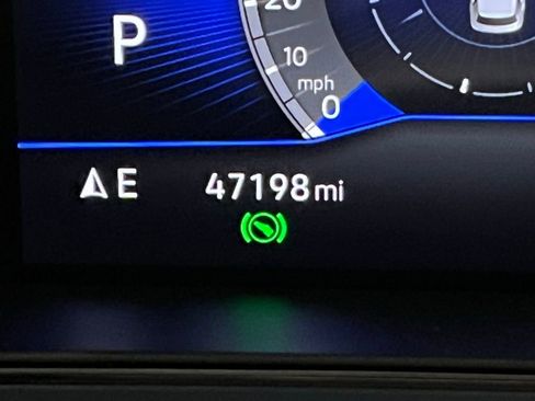 Used 2023 Volkswagen Taos SE w/ Panoramic Sunroof Package image 23