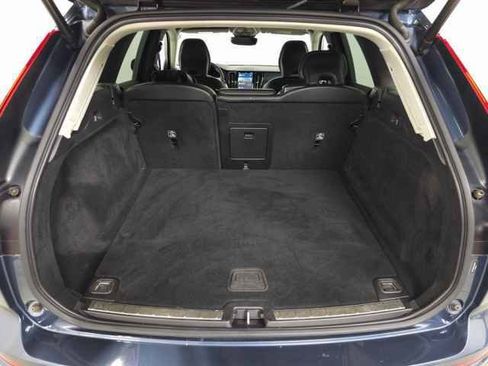 Certified 2023 Volvo XC60 B5 Core image 8