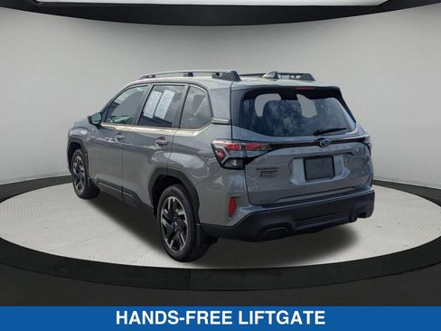 Used 2025 Subaru Forester Premium AWD/4WD image 6