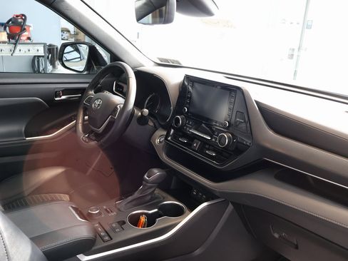 Used 2022 Toyota Highlander XSE image 38