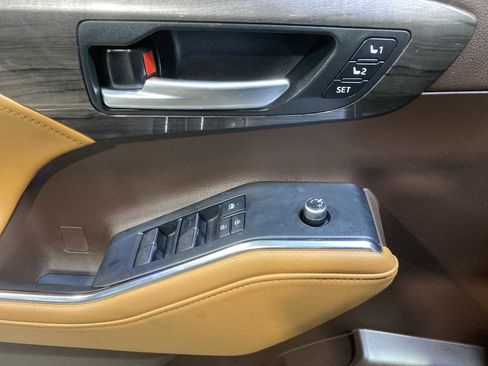 Used 2020 Toyota Highlander Platinum image 23