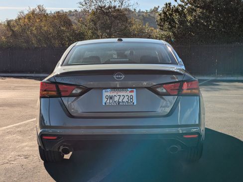 Certified 2024 Nissan Altima 2.5 SR w/ SR Premium Package image 9