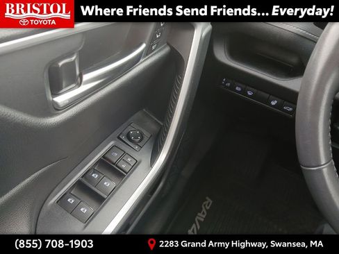 Used 2020 Toyota RAV4 XLE Premium image 22
