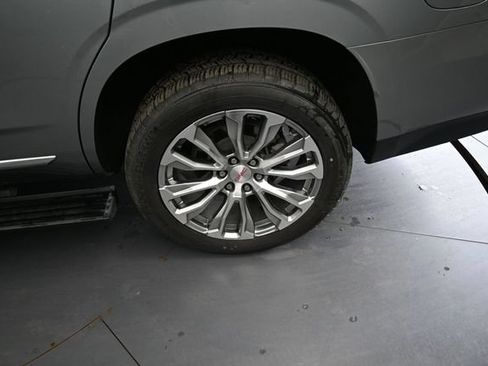 Used 2023 GMC Yukon Denali AWD/4WD image 18
