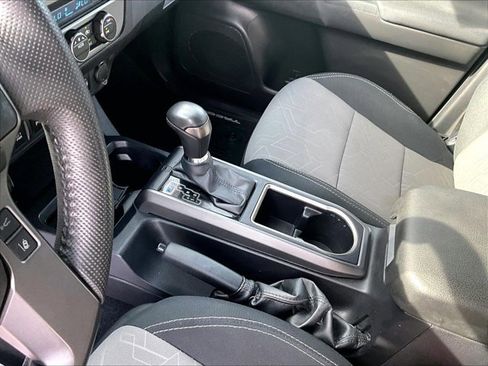 Used 2022 Toyota Tacoma TRD Sport w/ Technology Package AWD/4WD image 15