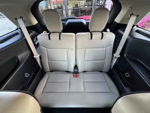 Used 2022 Ford Explorer XLT w/ Equipment Group 202A image 22