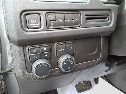 Used 2021 Chevrolet Tahoe Z71 image 20