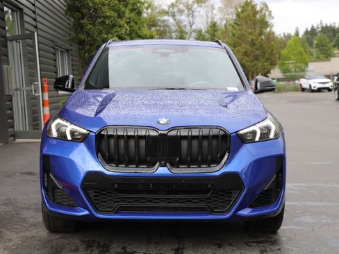 Used 2025 BMW X1 xDrive28i w/ Premium Package AWD/4WD image 4