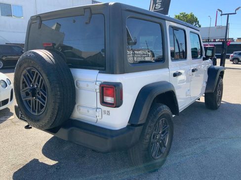 Used 2024 Jeep Wrangler Unlimited Sport AWD/4WD image 2