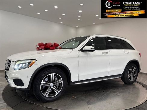 Used 2017 Mercedes-Benz GLC 300 300 4MATIC image 3