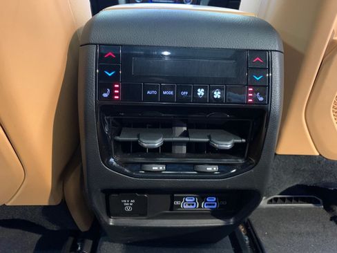 Used 2023 Jeep Grand Cherokee Summit AWD/4WD image 69