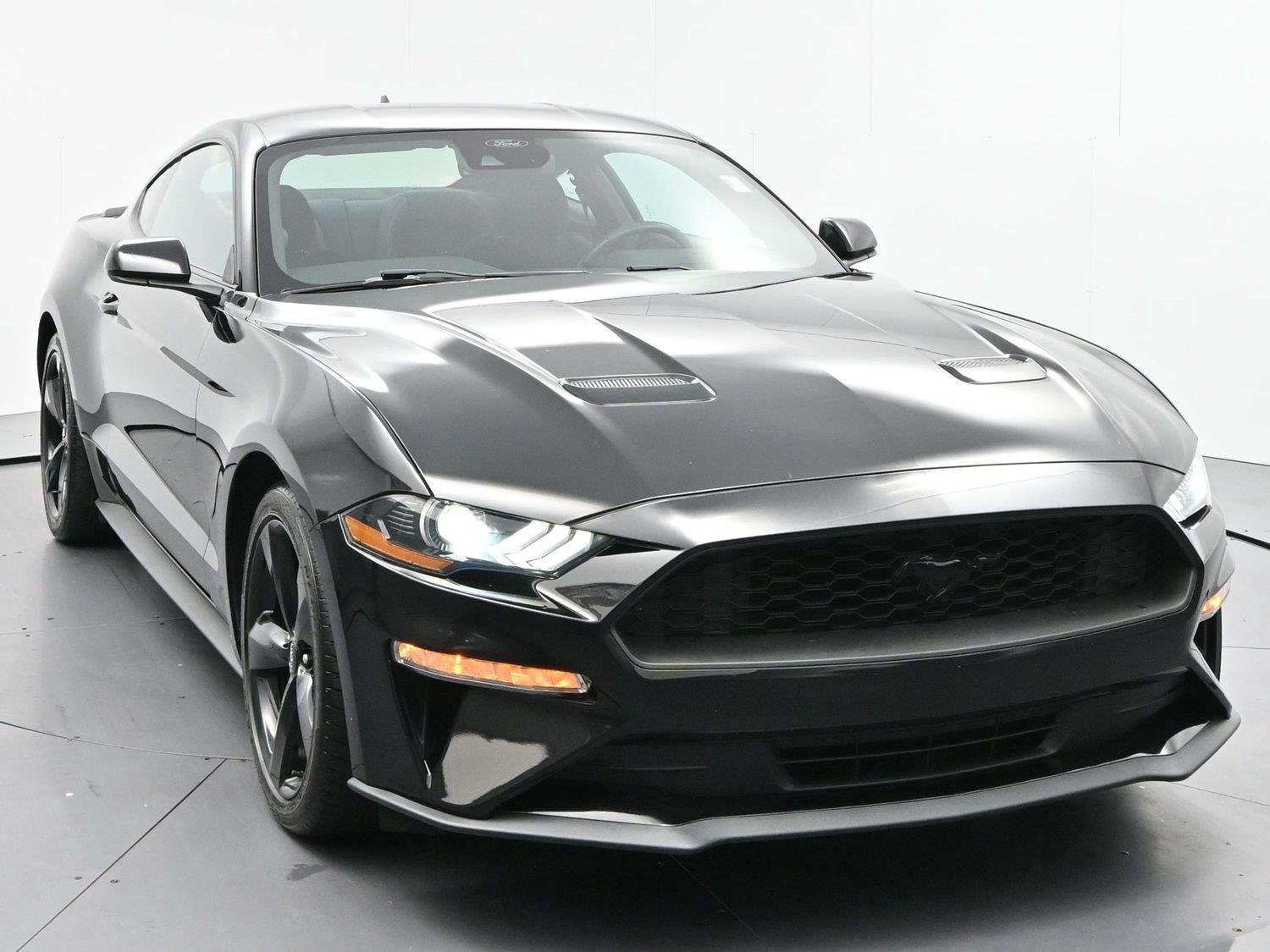Used 2022 Ford Mustang Coupe w/ Equipment Group 101A RWD image 2