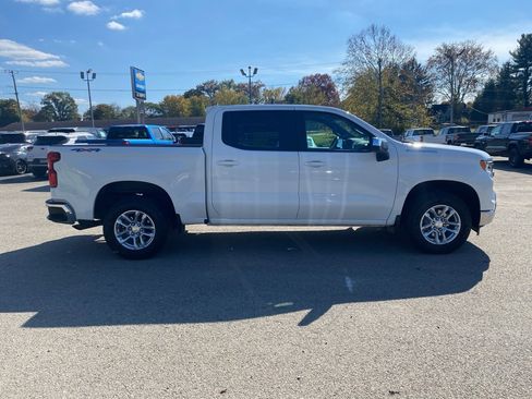 Used 2022 Chevrolet Silverado 1500 LT image 2