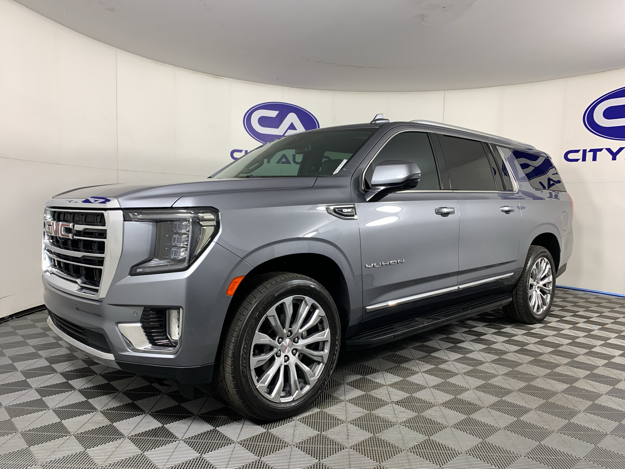 Used 2022 GMC Yukon XL SLT w/ SLT Premium Package AWD/4WD image 6