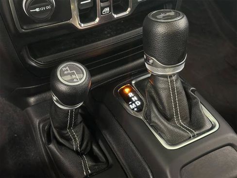 Certified 2020 Jeep Wrangler Unlimited Sahara AWD/4WD image 27