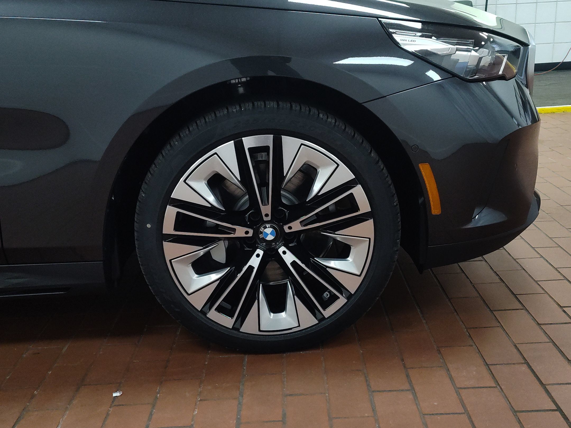 Used 2026 BMW 530i xDrive AWD/4WD image 11