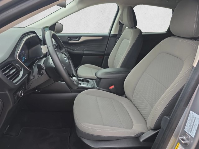 Used 2022 Ford Escape SE w/ SE Sport Appearance Package FWD image 17