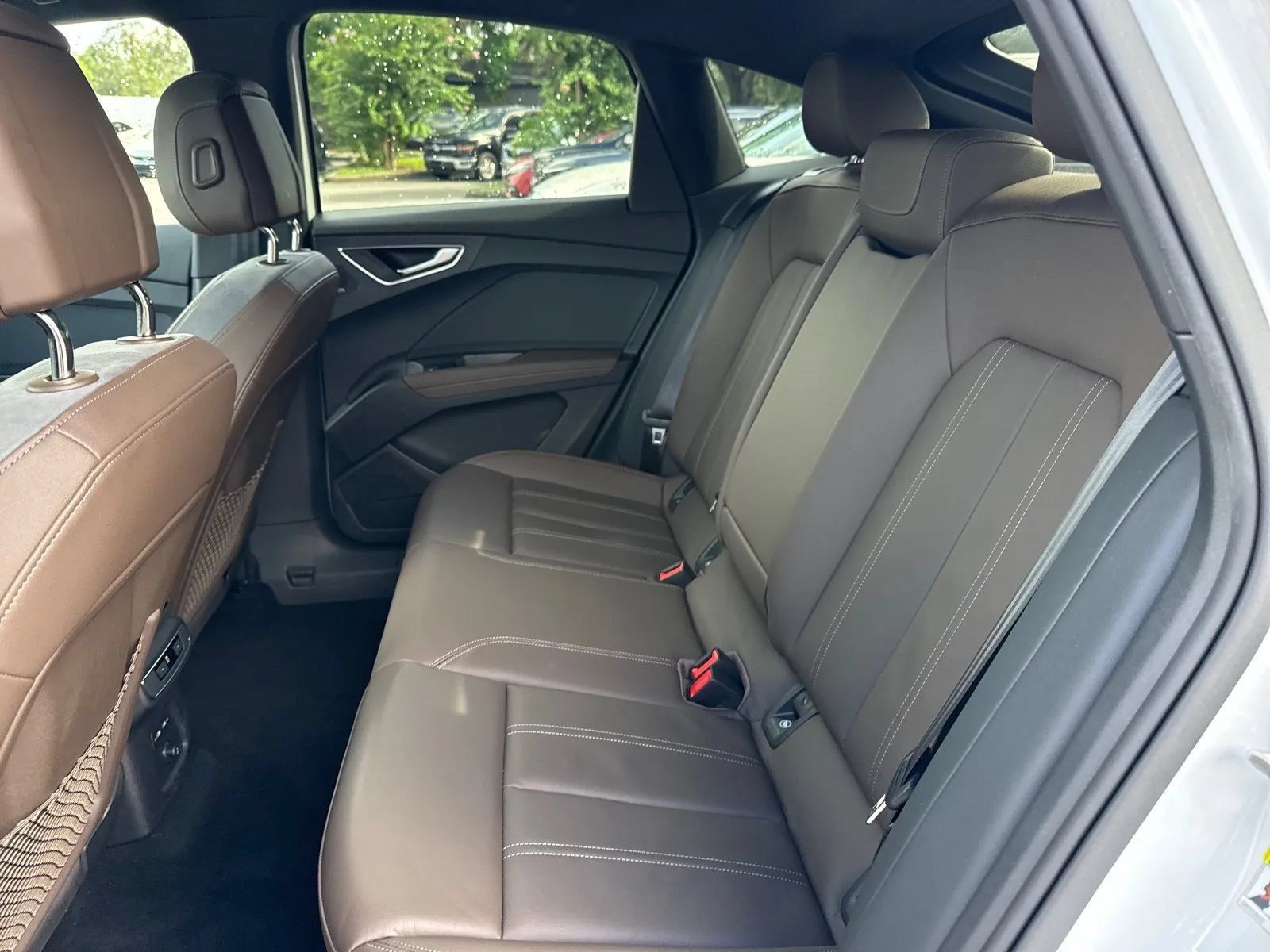 Used 2024 Audi Q4 e-tron Premium Plus AWD/4WD image 19