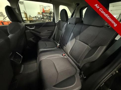 Used 2023 Subaru Forester Premium AWD/4WD image 30