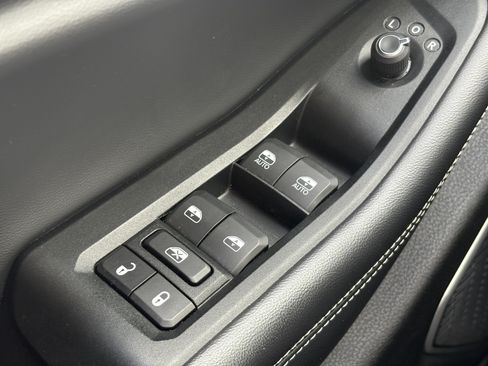 Used 2022 Jeep Grand Cherokee Limited AWD/4WD image 26