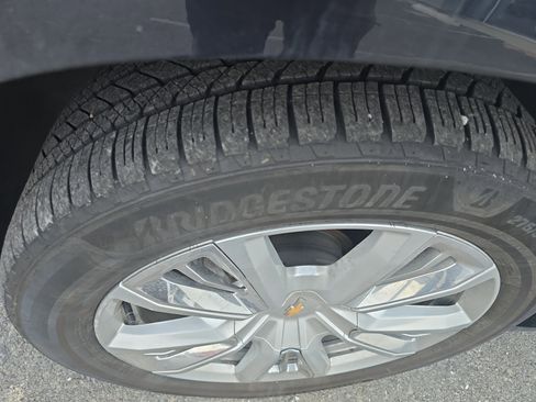 Used 2022 Chevrolet Tahoe High Country image 11