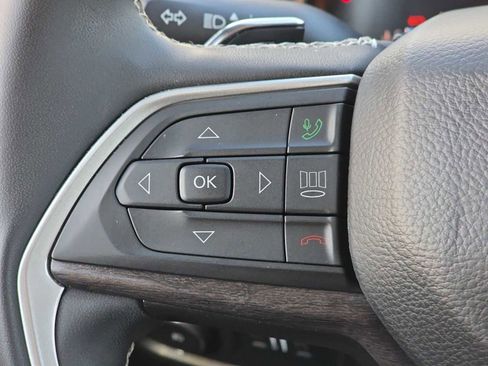 Used 2022 Jeep Grand Cherokee Limited 4xe w/ Luxury Tech Group II image 28