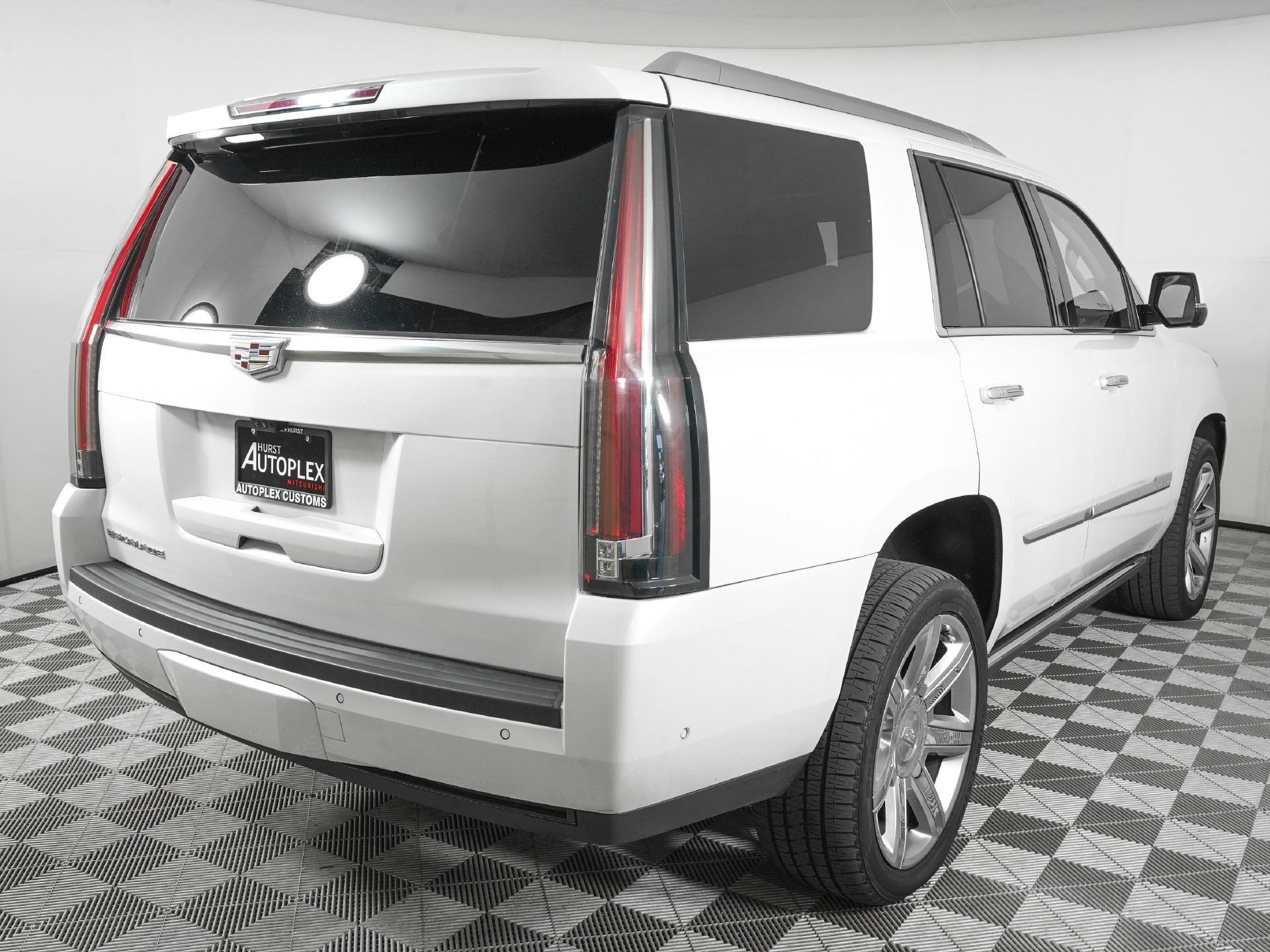 Used 2020 Cadillac Escalade Premium Luxury AWD/4WD image 5