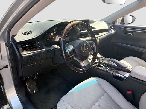 Used 2016 Lexus ES 350 w/ Luxury Package w/Wood Trim FWD image 7