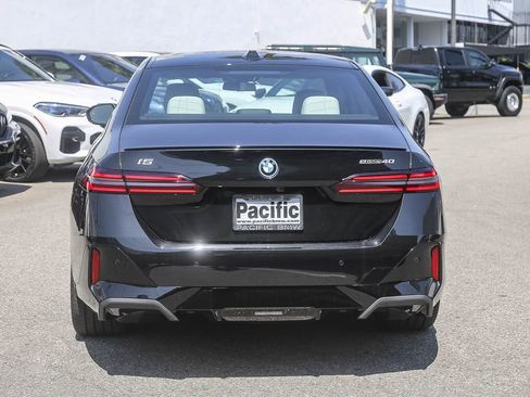 New 2026 BMW i5 eDrive40 w/ M Sport Package RWD image 5