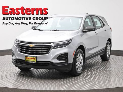 Used 2022 Chevrolet Equinox LS image 1