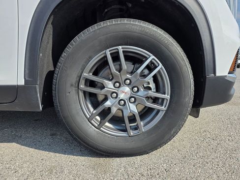 Used 2025 GMC Acadia Elevation image 32