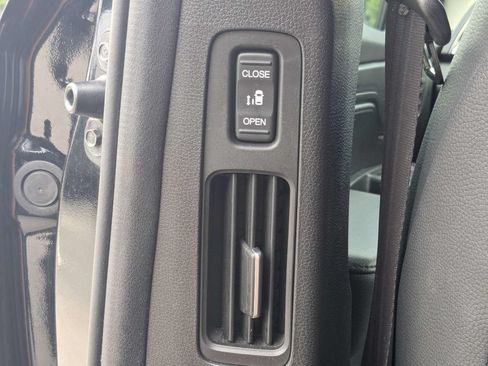 Used 2025 Honda Odyssey EX-L image 25