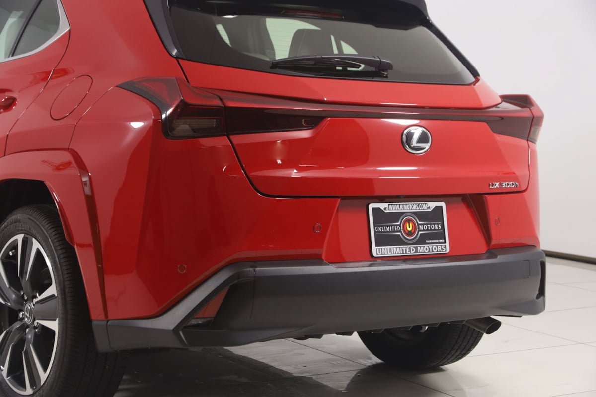 Used 2025 Lexus UX 300h FWD w/ Accessory Package (Z1) image 21