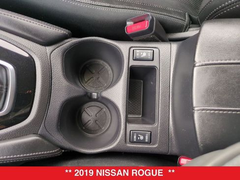 Certified 2019 Nissan Rogue SL w/ Premium Package image 31