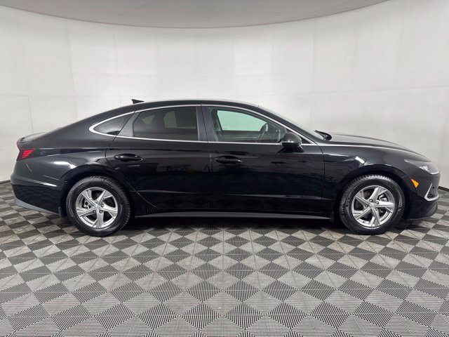 Used 2023 Hyundai Sonata SE w/ Preferred Accessory Package FWD image 2