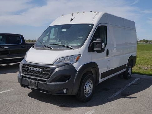 Used 2024 RAM ProMaster 2500 w/ Convenience Group FWD image 1