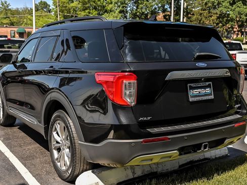 Certified 2023 Ford Explorer XLT w/ Equipment Group 202A AWD/4WD image 7