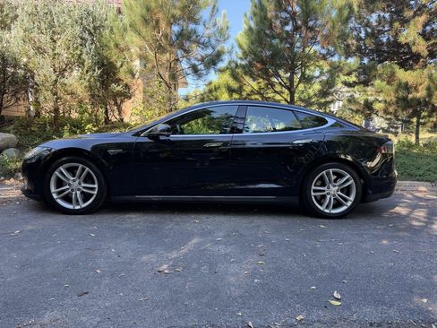 Used 2015 Tesla Model S 85D AWD/4WD image 2