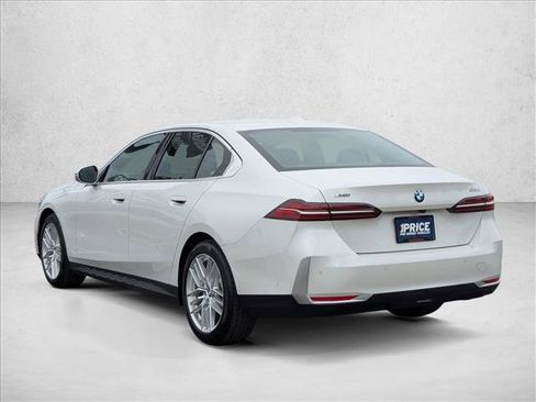 Used 2025 BMW 530i xDrive AWD/4WD image 8