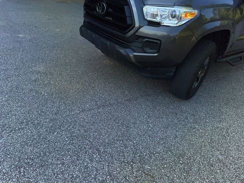 Used 2022 Toyota Tacoma SR w/ SR Convenience Package RWD image 5
