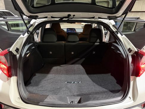 Used 2019 Toyota C-HR XLE FWD image 19